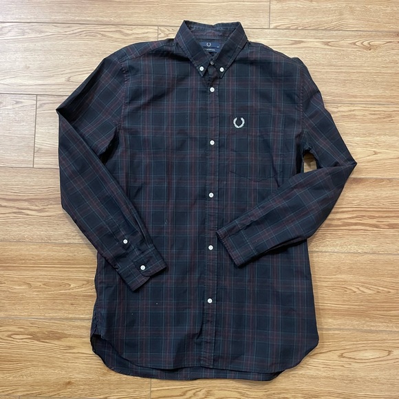 Fred Perry Button Down - Picture 2 of 3
